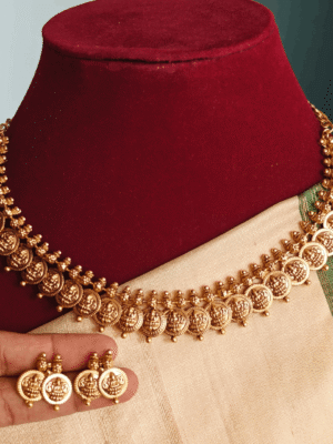 Lakshmi kasu necklace