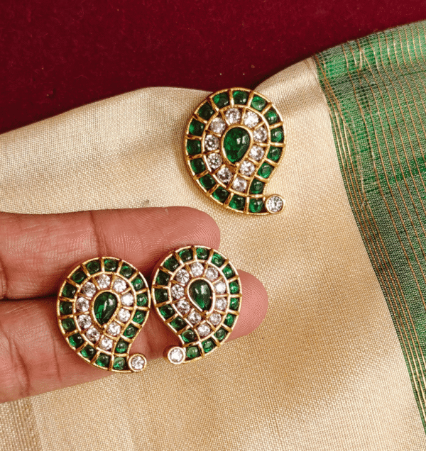 Emerald white mango pendant set