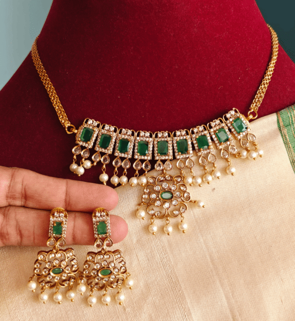 Emerald kattam choker