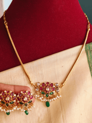 Jadau lotus pendant set with kodi chain