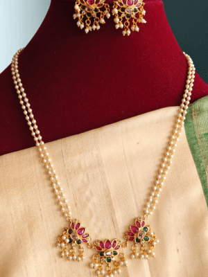 Three lotus chain with pearl mala