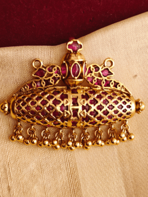 Tradition mayil kemp pendant(ruby)