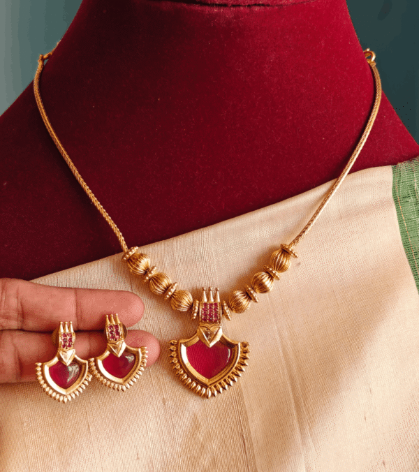 Palakkai red enamel necklace set