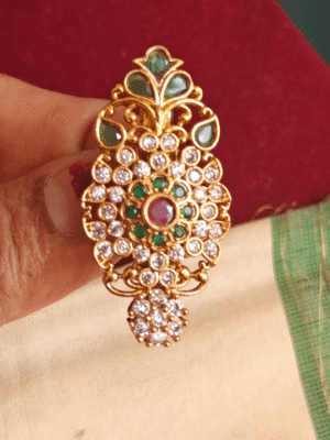 floral saree pin (Green white)