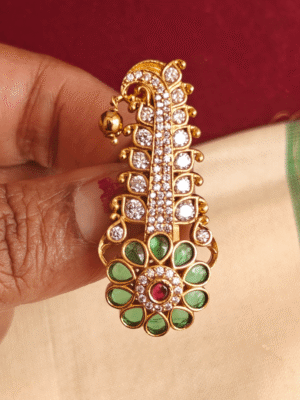 Andal kondai saree pin emerald