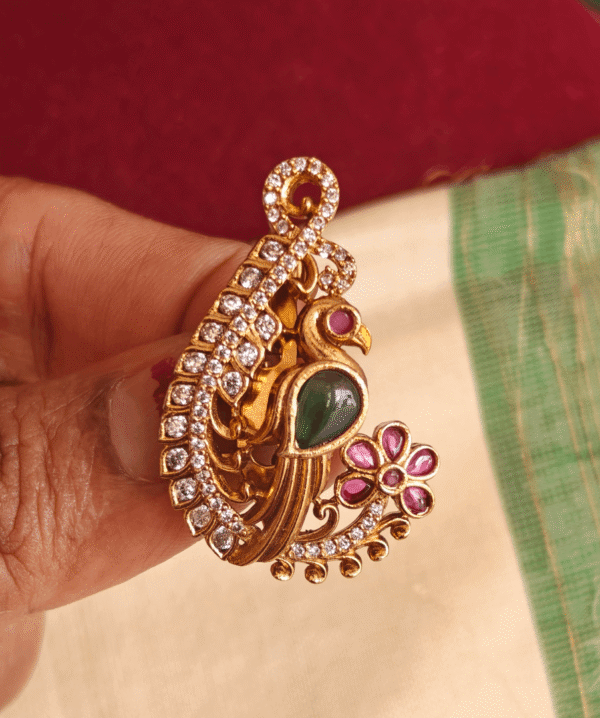 Bird fusion saree pin