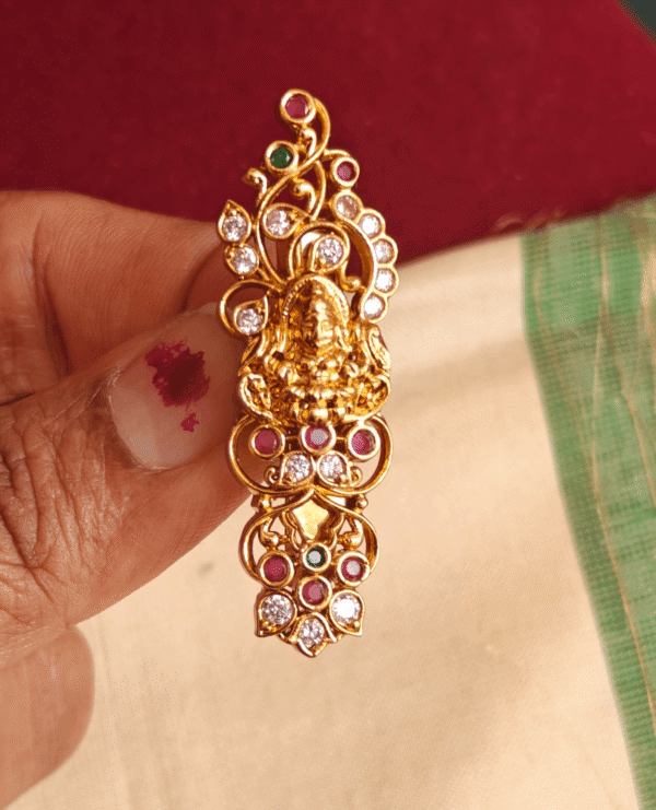 lakshmi saree pin