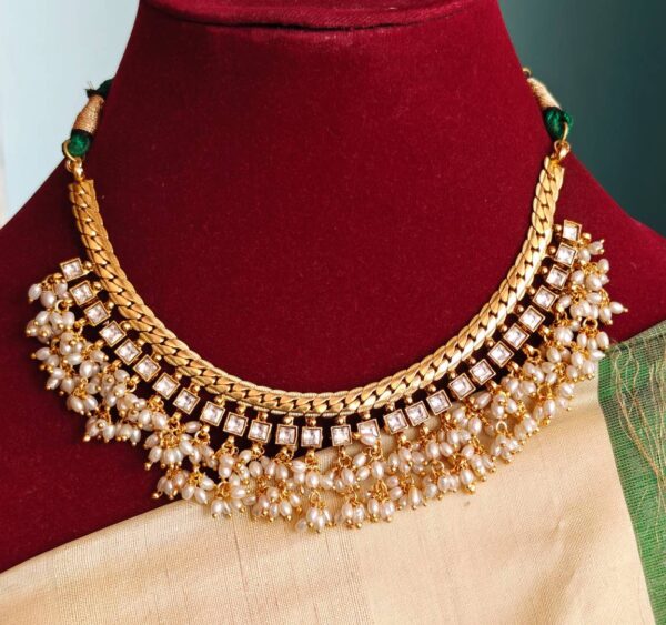 White stone guttapusalu necklace