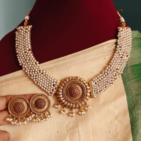Pearl ruby ball choker