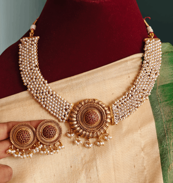 Pearl ruby ball choker