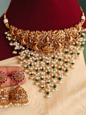 Lakshmi pearl choker