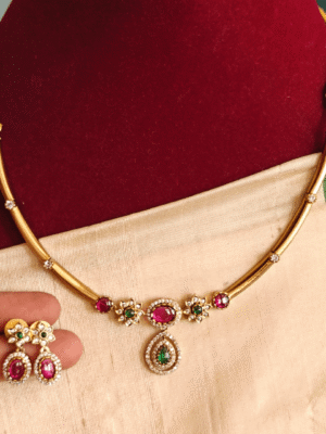flower oval hasli (ruby green)