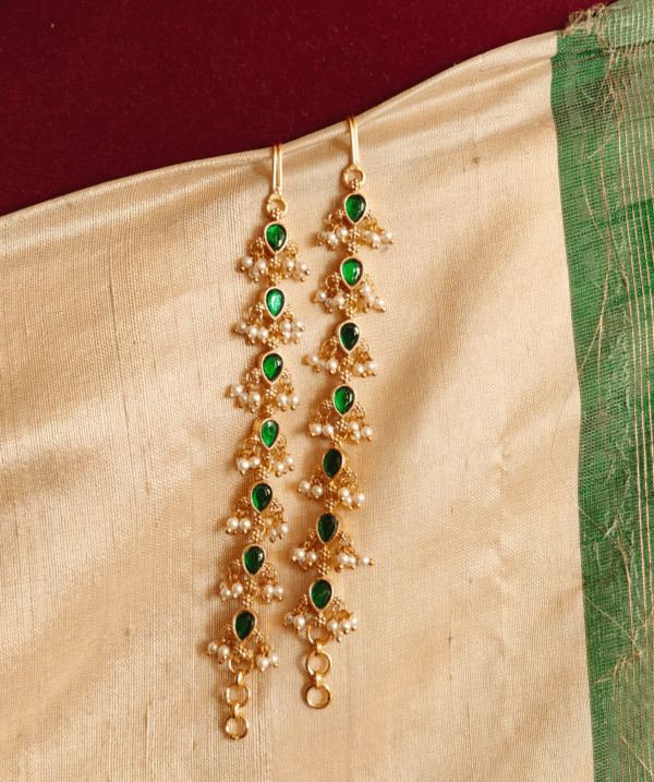 Guttapusalu tear drop ear chain (green)
