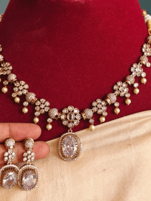 White stone amelia victorial set