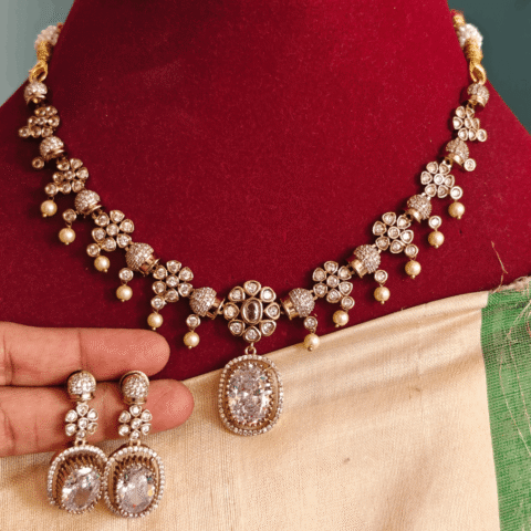 White stone amelia victorial set