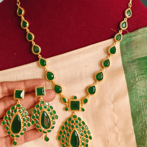 Jyothika emerald necklace set