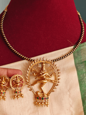 Natraja pendant set with black rope hasli