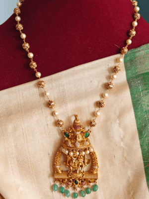 Radha krishna jhoola pendant with antique pearl chain