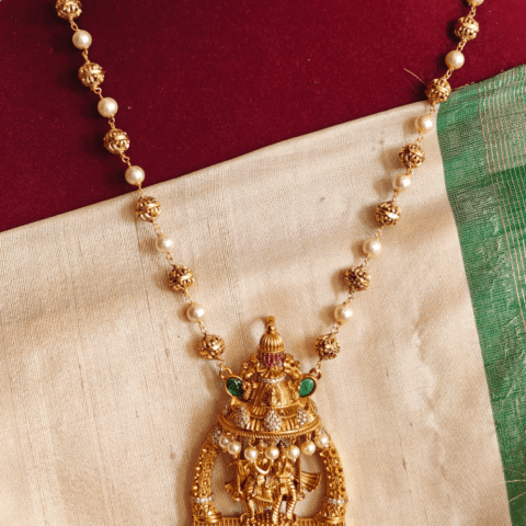 Radha krishna jhoola pendant with antique pearl chain