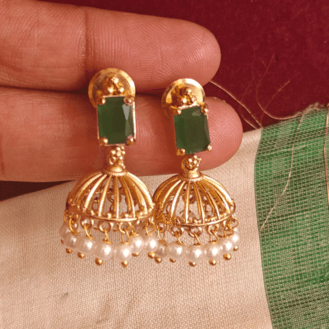 Mini kodai jhumkha white