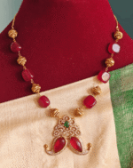 Fusion claw pendant with flat beads antique chain