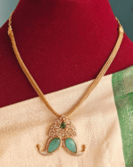 Fusion claw pendant with short chain (Light green)