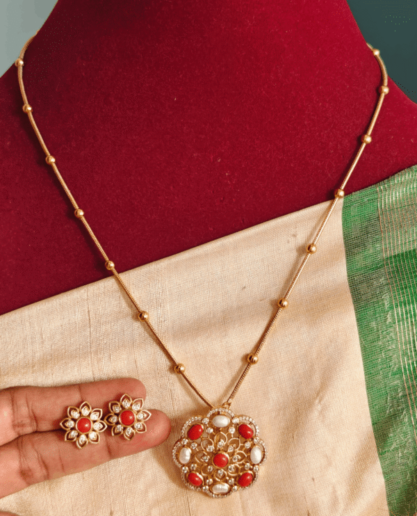 Poo pendant set with chain (Coral pearl)