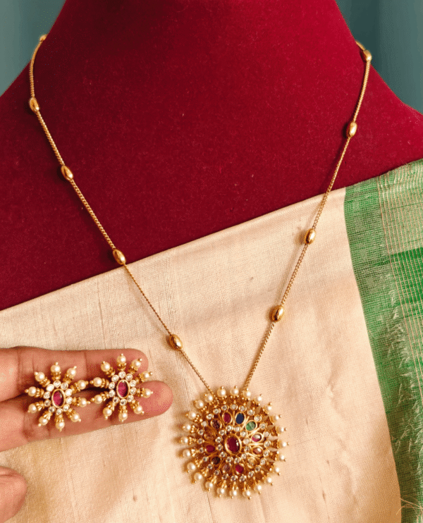 Navratna chakra pendant set with chain