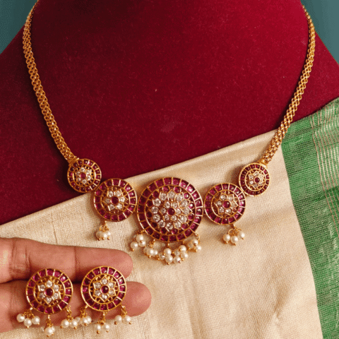 Hridaya vatta necklace (ruby white)