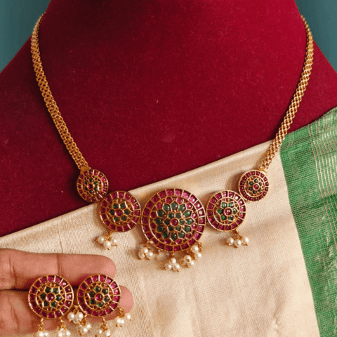 Hridaya vatta necklace (ruby green)
