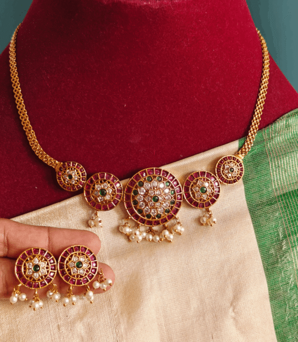 Hridaya vatta necklace (multicolor)