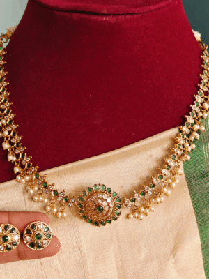 Hridaya vatta necklace (green white)