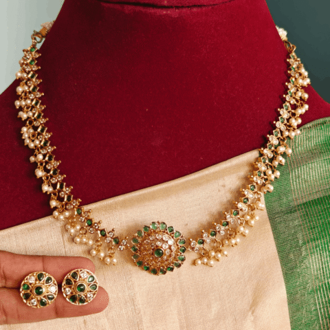 Hridaya vatta necklace (green white)