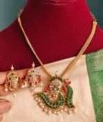 Ganesha kemp pendant set with short chain (green multicolor)