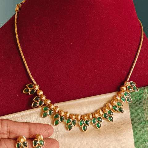 Ilai necklace (green)