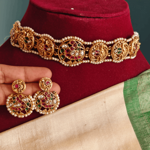 Peacock choker