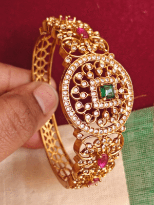 Flower diamond look alike kada