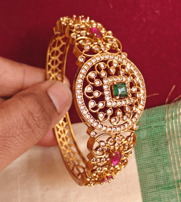 Flower diamond look alike kada