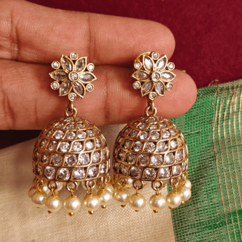 flower victorian jhumkha  (white)