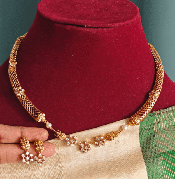 Lakshmi nakshatra kanti with earrings