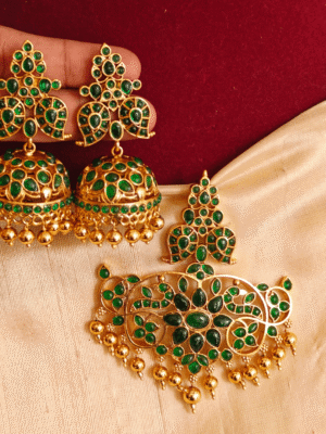 Traditional mango kemp pendant with jhumkha (green)