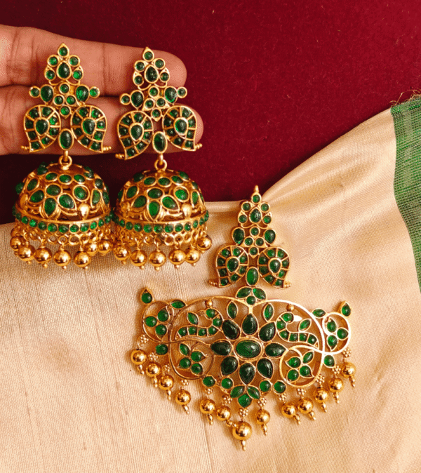 Traditional mango kemp pendant with jhumkha (green)