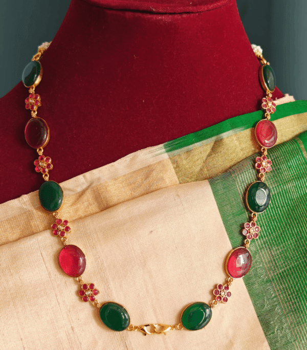 Oval stone chain (Ruby green)
