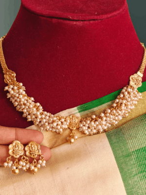 Lakshmi pearl cluster necklace