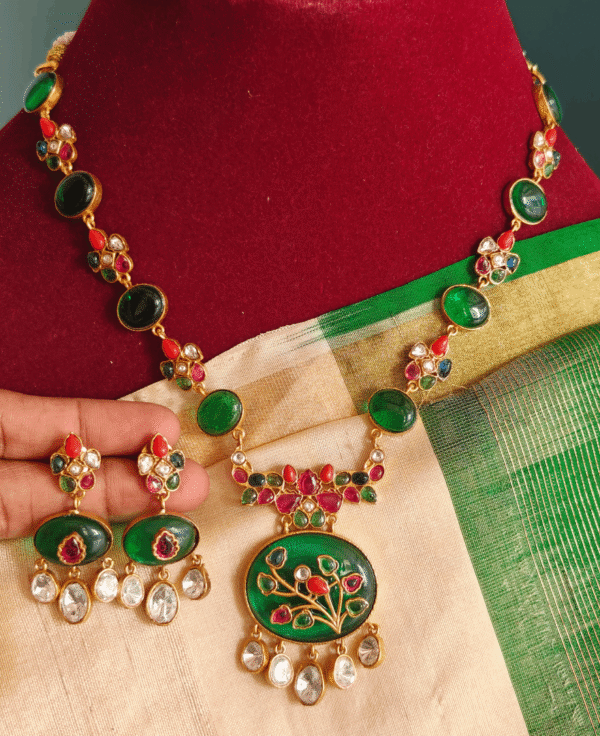 Oval stone kundan necklace (Darkgreen multicolor)