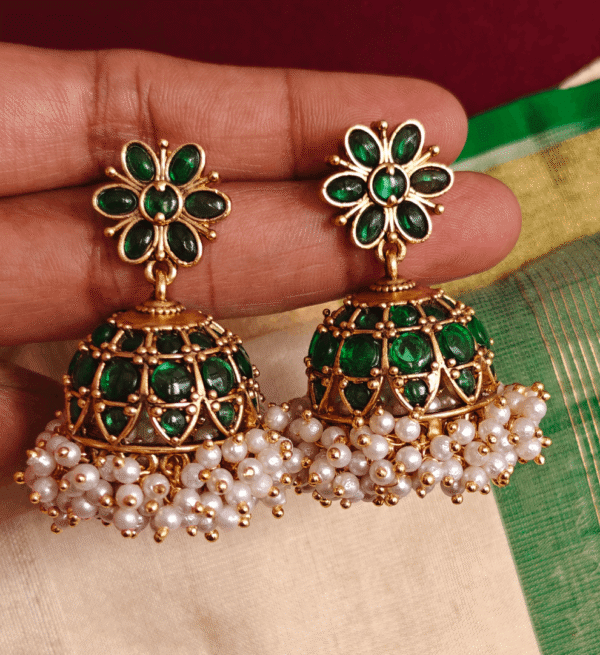 Traditional kodai jhumkha (green)