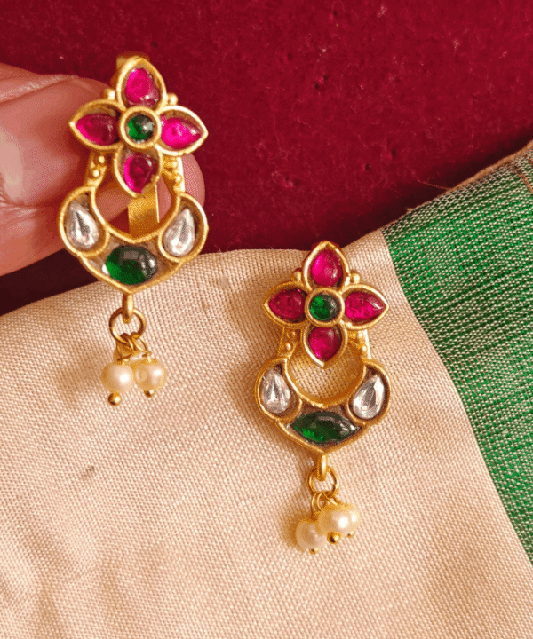 Flower kundan bugadi earrings