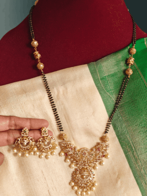 chanbali pendant set with doubline line black beads (white ruby)
