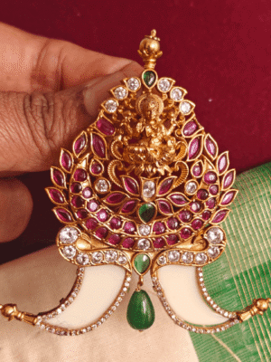Lakshmi claw fusion pendant