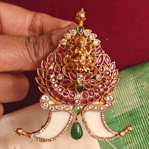 Lakshmi claw fusion pendant